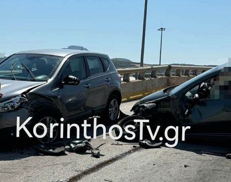 Ζευγολατιό: Σύγκρουση δύο ΙΧ στην αερογέφυρα προς τον Προαστιακό – Δύο ελαφρά τραυματίες