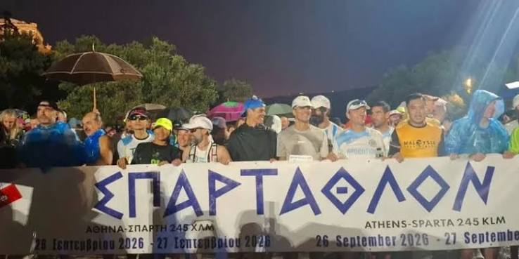 44ο ΣΠΑΡΤΑΘΛΟΝ: Ξεκίνησε με βροχή – Σε λίγες ώρες οι αθλητές περνούν από Ισθμό και Αρχαία Κόρινθο